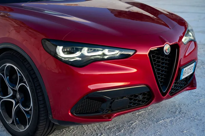 fari LED Matrix Stelvio 2023