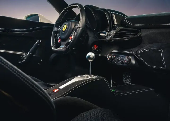 ferrari 458 Modificata pomello