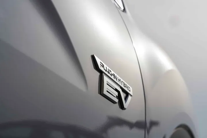 Mitsubishi Eclipse Cross 2023 logo Plug-In Hybrid
