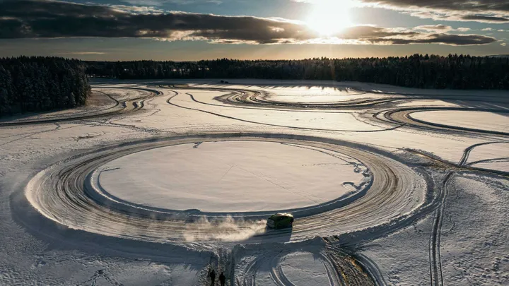 skoda enyaq rs sets two guinness records5