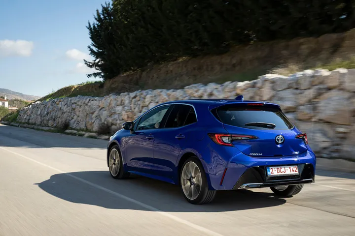 toyota corolla 2023 04