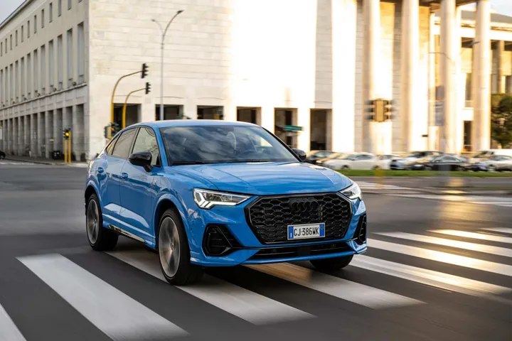 Audi Q3 Identity Black