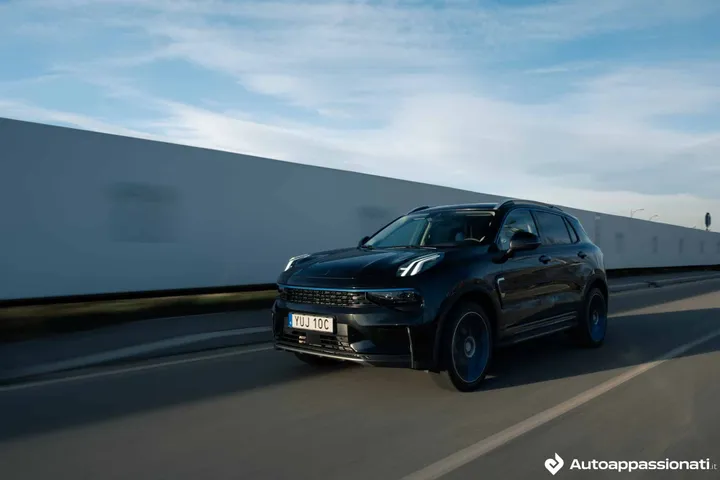 Lynk &amp; Co 01 dinamica