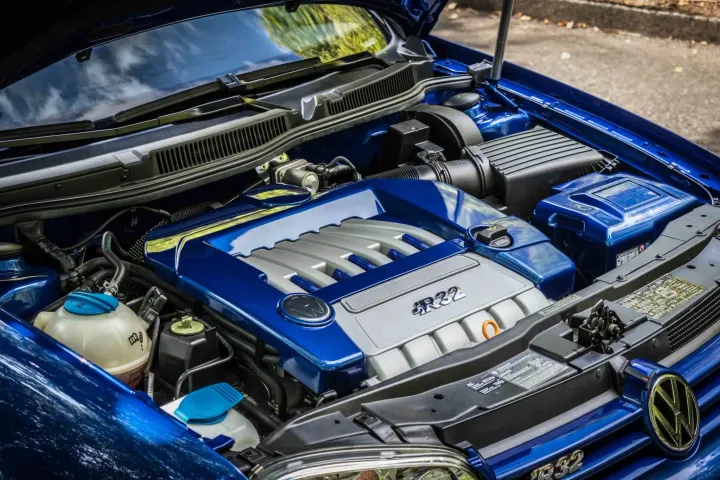 r32 asta