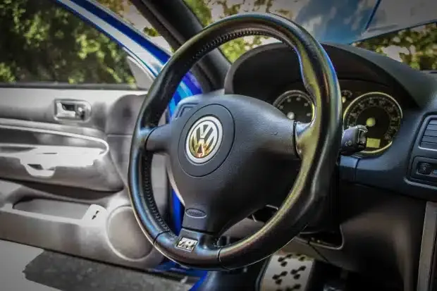 volante r32 asta