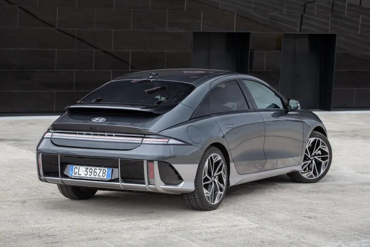 dimensioni hyundai ioniq 6