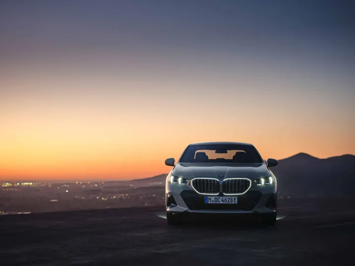 p90505105 highres the new bmw i5 edriv scaled