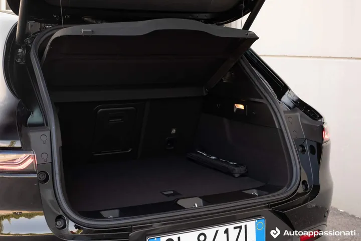 bagagliaio alfa romeo tonale phev q4