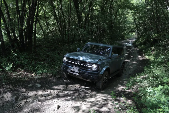 Ford Bronco salita fuoristrada