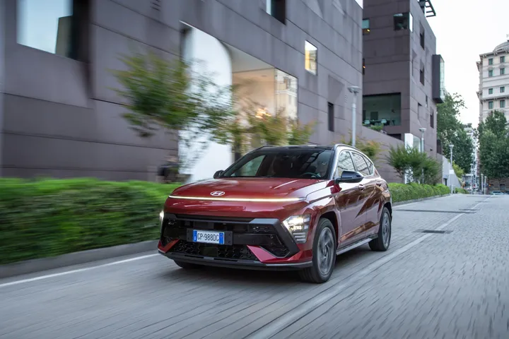 hyundai kona 2023 hybrid centro milano