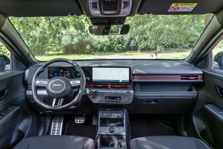 hyundai kona 2023 hybrid interni