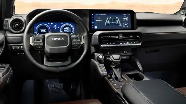 toyota land cruiser 2023 interni