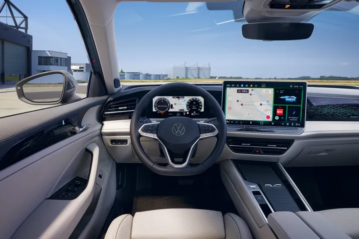interni volkswagen passat 2024