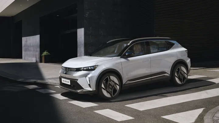 Renault_Scenic_E-Tech_electric