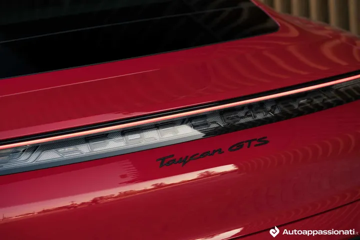 porsche taycan gts
