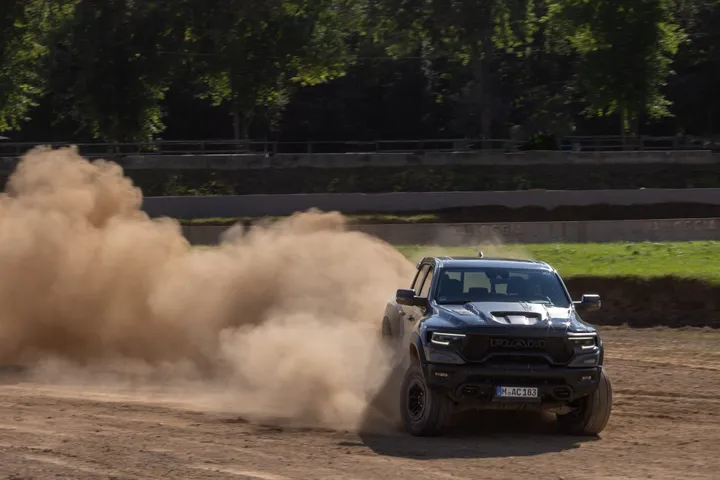 ram 1500 trx lunar traverso pista offroad
