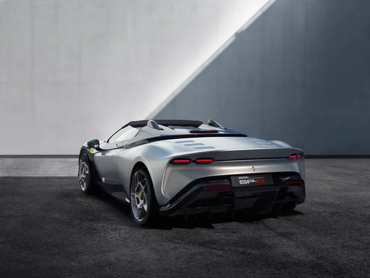 Ferrari SP-8