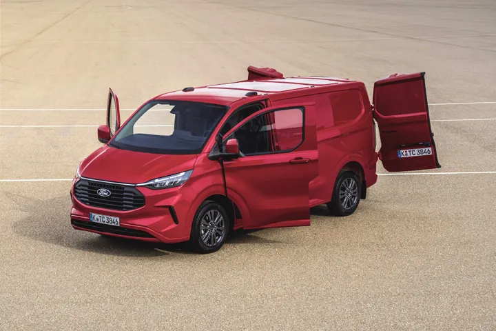 ford transit custom 2024 portiere aperte
