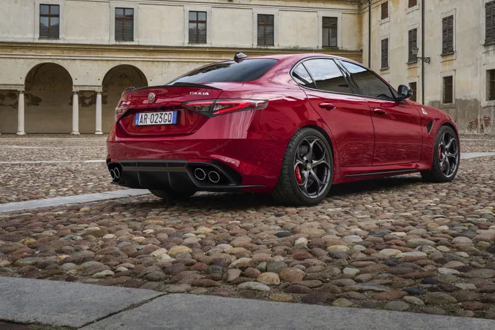 Alfa Romeo Giulia Quadrifoglio 2023