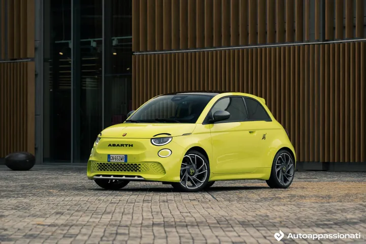 abarth 500e 04