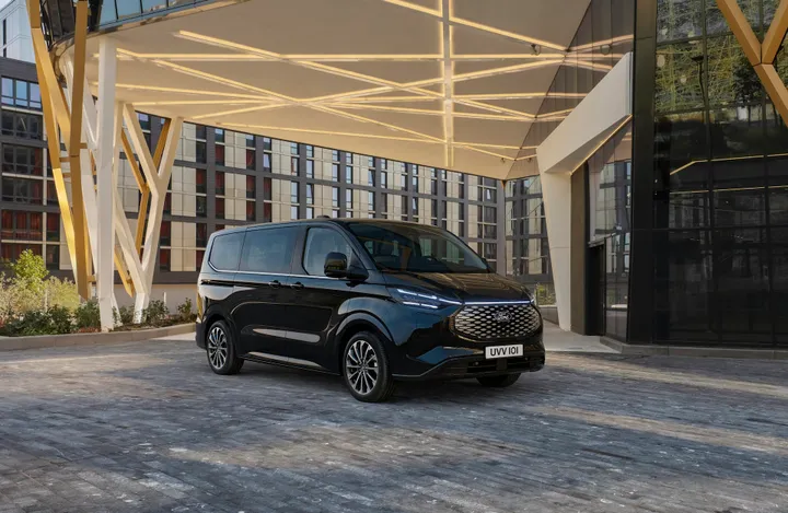 ford tourneo custom 2024 elettrico