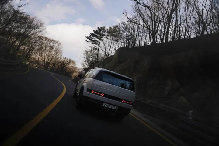 hyundai santa fe 1123 02 wid 1024