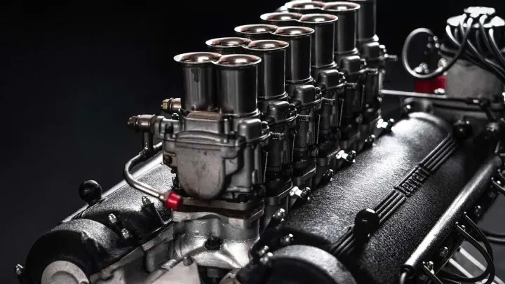 motore v12 Ferrari 350 asta