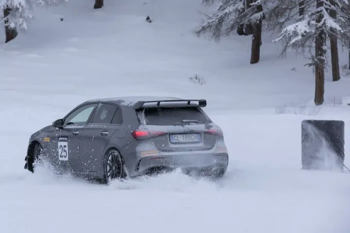mercedes a 45 s amg otto slalom