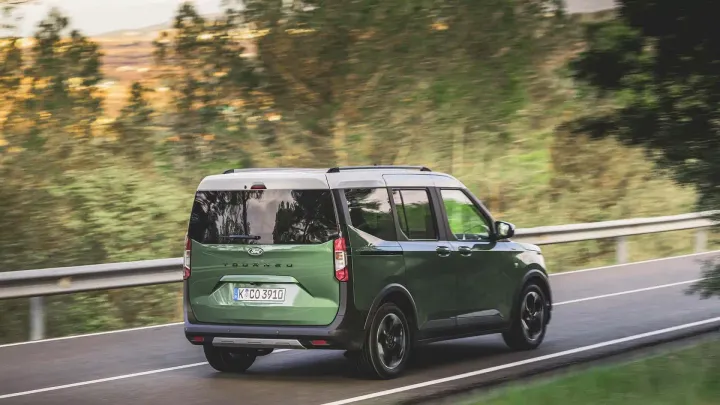 ford tourneo courier 2024 3