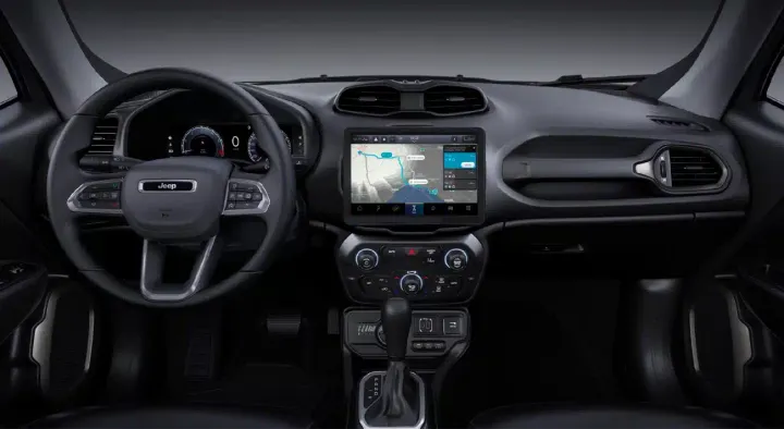 Jeep Renegade nuova interni infotainment