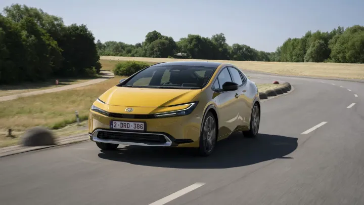 toyota prius 2024