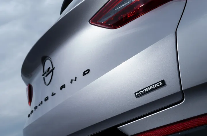 grandland hybrid