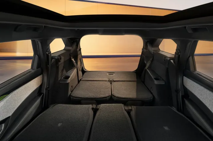 spazio bagagliaio peugeot 5008 2024 2 scaled