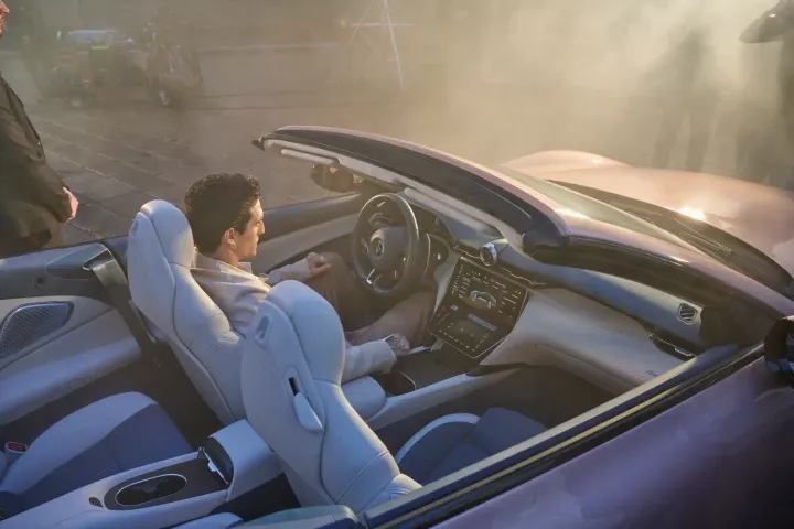 interni maserati grancabrio folgore