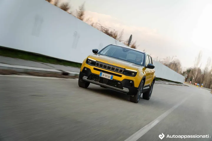 Jeep Avenger elettrica 2024_25