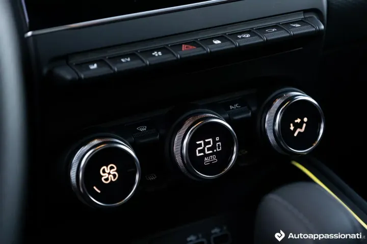 mitsubishi colt hybrid 2024 4