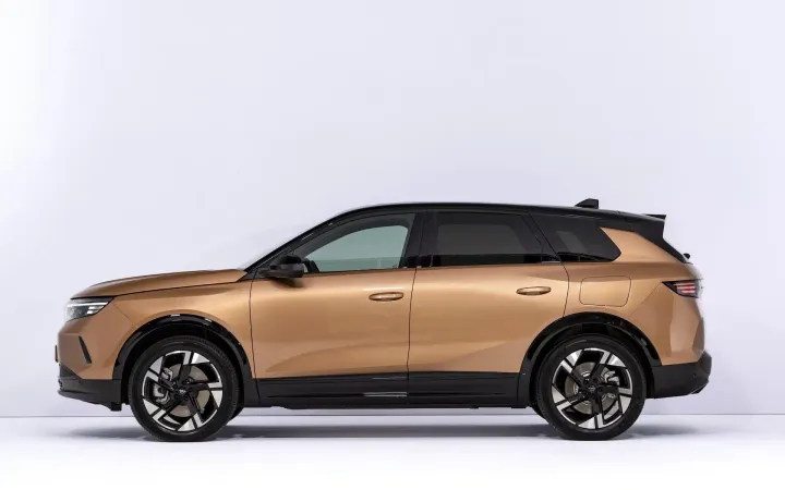 opel grandland 2024 laterale pieno