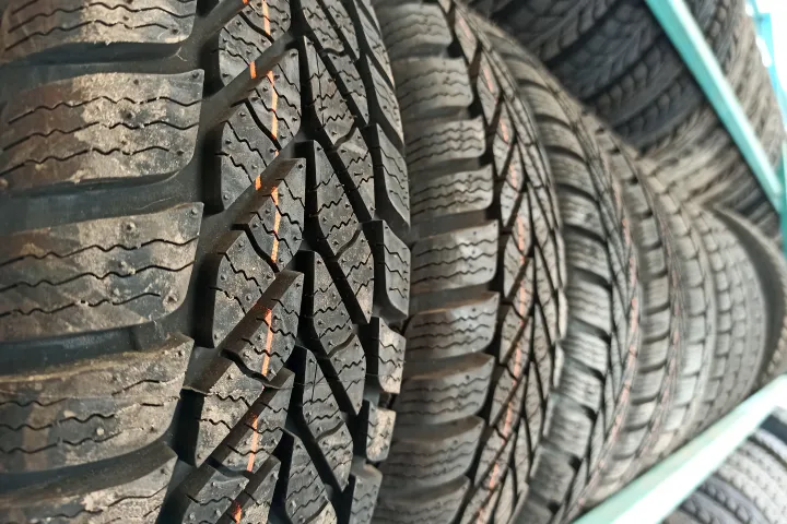 cambio gomme in fila