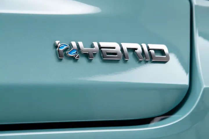 badge fiat 600 hybrid