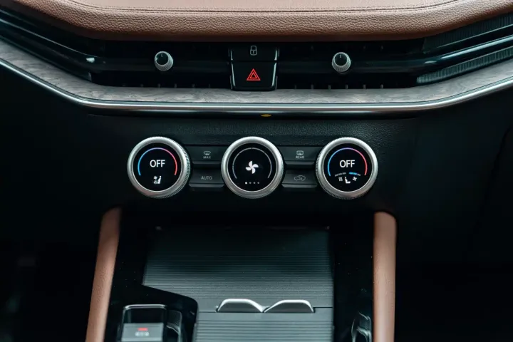 skoda superb 2024 smart dials