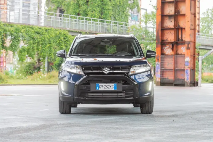 suzuki vitara 2024 frontale pieno