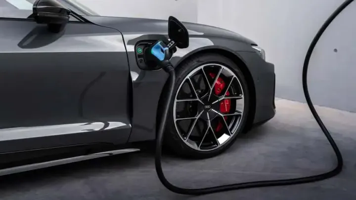 audi rs e tron 2024 1