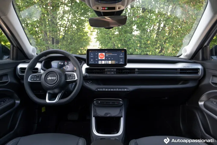 jeep avenger e hybrid 01