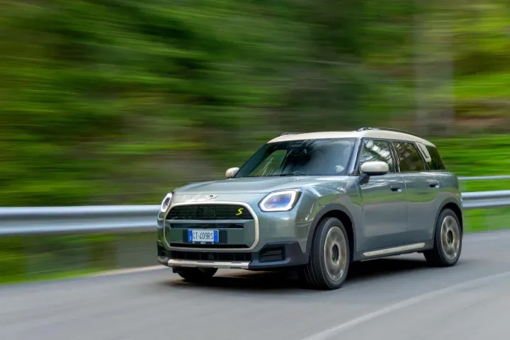 mini countryman e 2024 dinamica curva