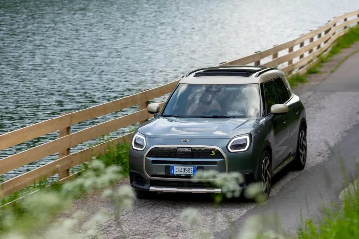 mini countryman e 2024 dinamica lago