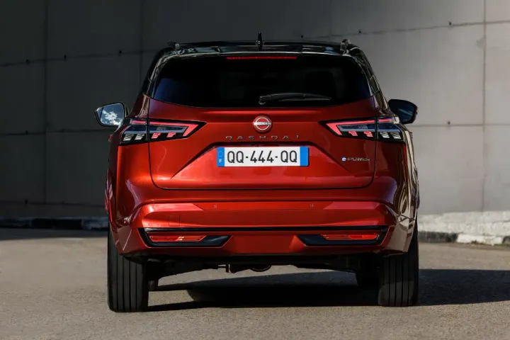 posteriore nissan qashqai 2024