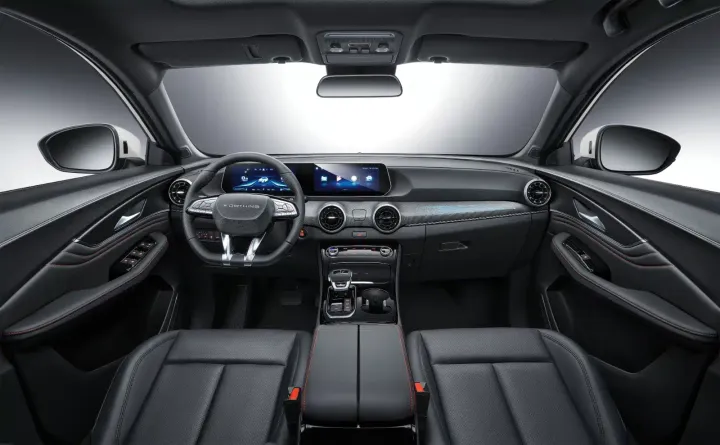Interni Forthing T5 EVO