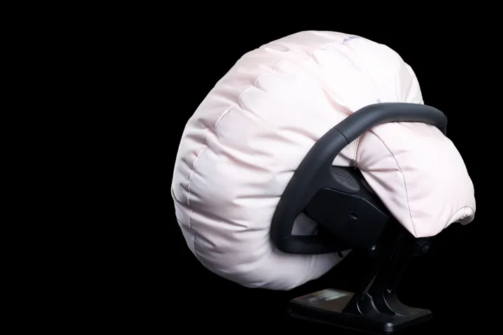 ZF-LIFETEC_Steering-Wheel-Driver-Airbag_2b
