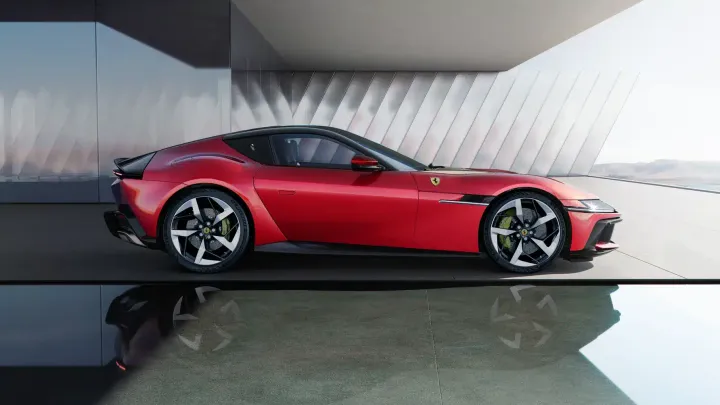 ferrari 12cilindri coupe