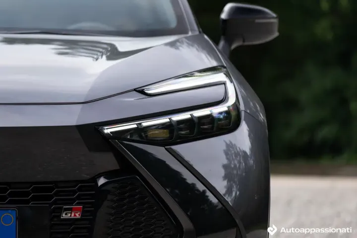 toyota c-hr 2024